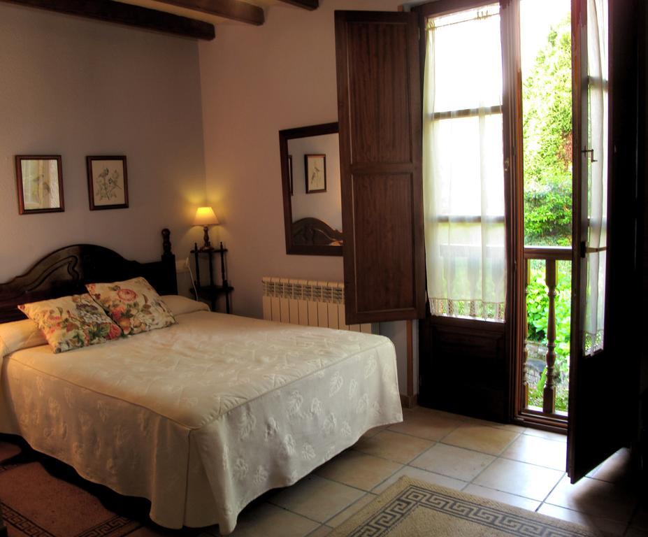 Trisqueles Y Buganvillas Villaviciosa  Værelse billede