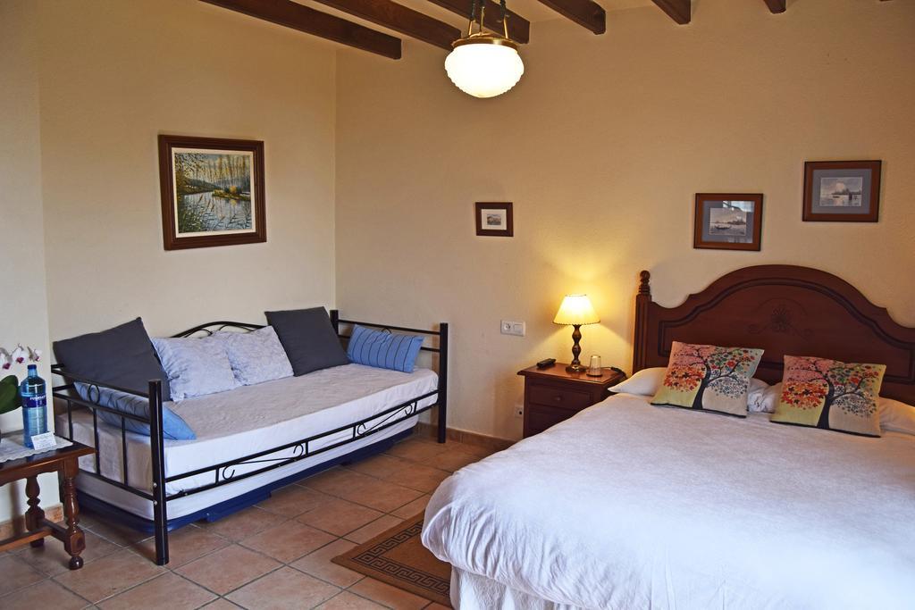 Trisqueles Y Buganvillas Villaviciosa  Eksteriør billede