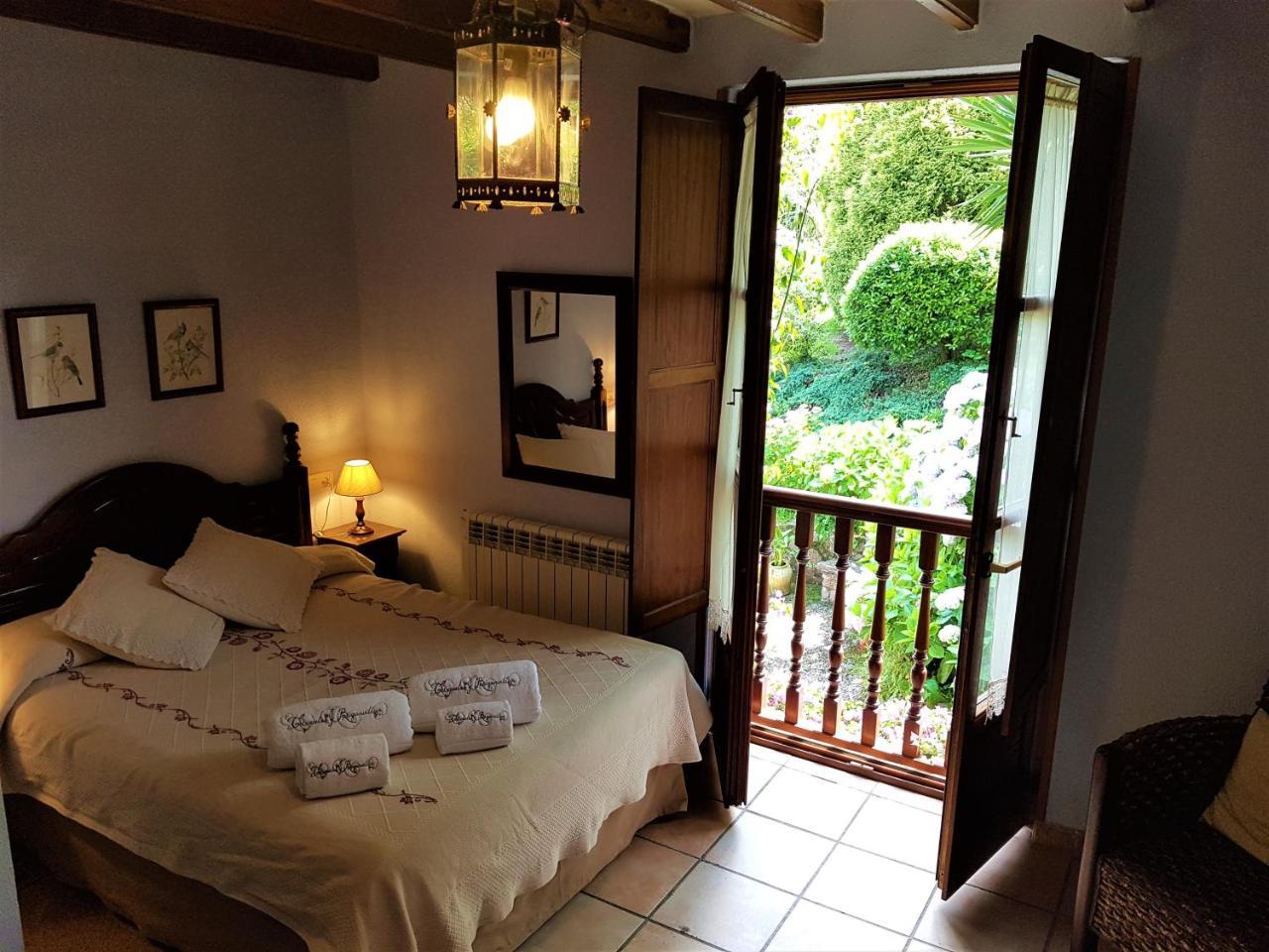 Trisqueles Y Buganvillas Villaviciosa  Eksteriør billede