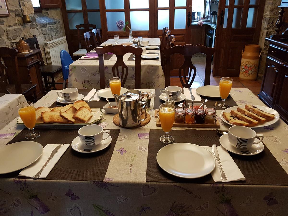 Trisqueles Y Buganvillas Villaviciosa  Eksteriør billede